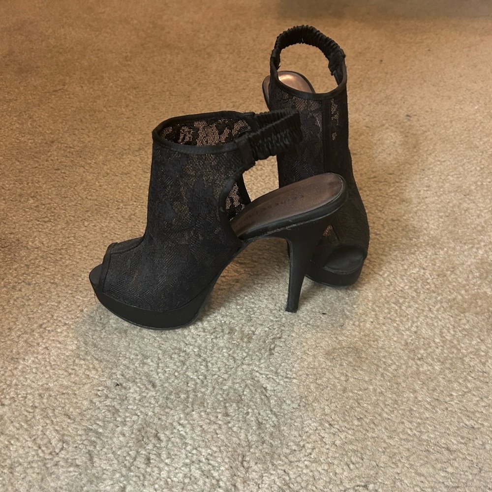 Chinese Laundry Black Lace Heels